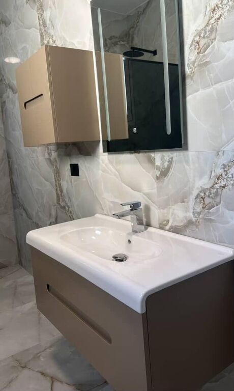VENDESI PRIVATA IN VENDITA A RRASHBULL
