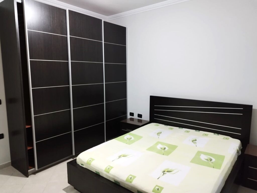 AFFITTASI APPARTAMENTO 1+1 IN 5 MAJI CON VALORE 400 EU