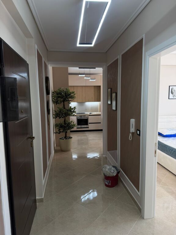 Apartament i Ri Me Qera Lungomare