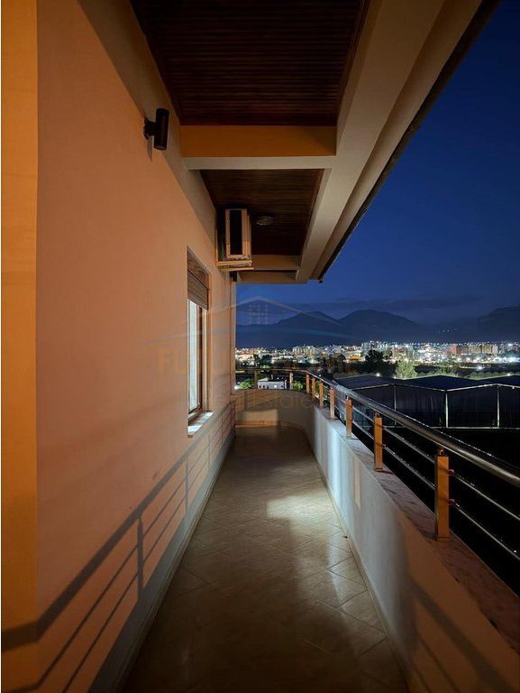 For rent, 3rd floor of a villa, Mezez