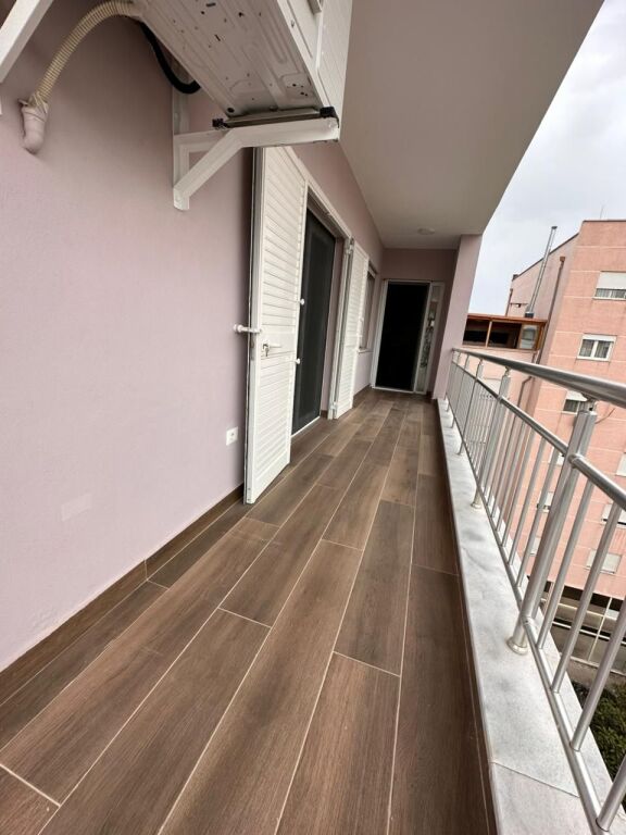 Rent, Apartment 3+1+2+Parking space Train Station, Tirana.