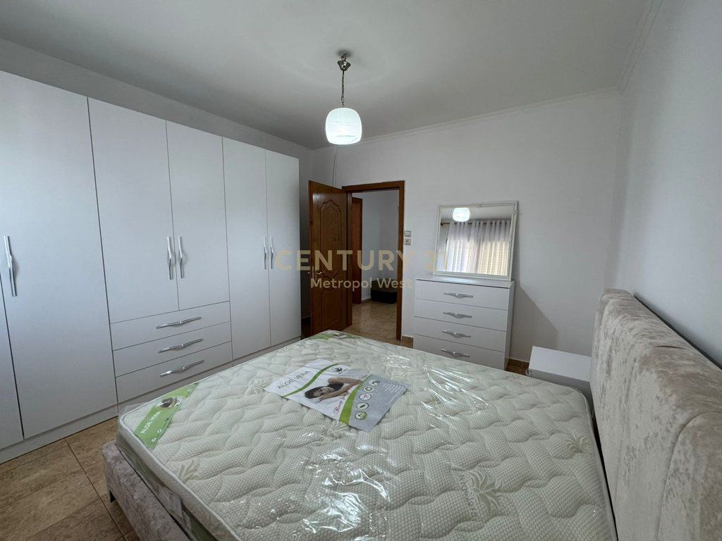 Apartament 2+1 me qira pranë Spitalit Ushtarak