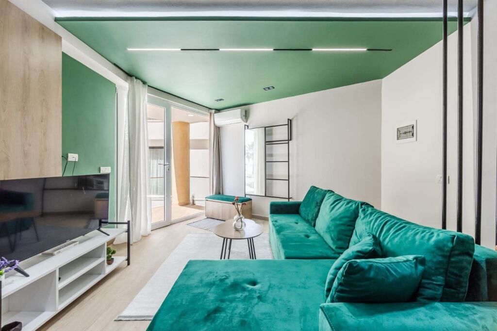 Shitet Duplex tek Shkëmbi i Kavajës – pak hapa larg detit