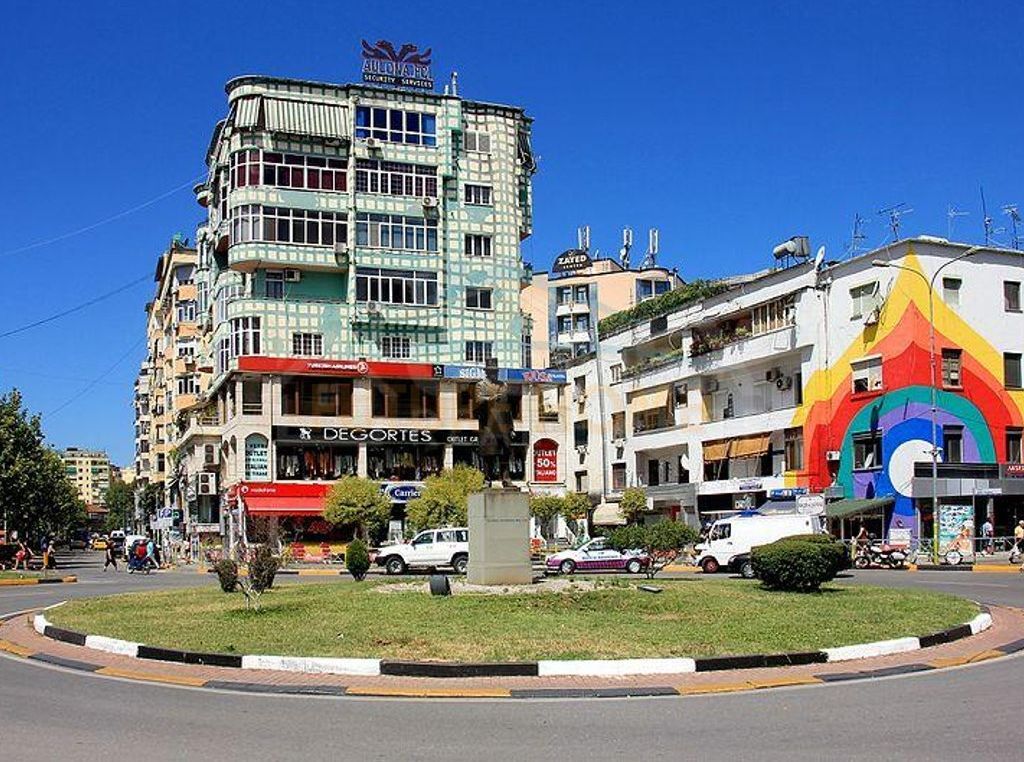 FOR SALE APARTMENT 2+1 WILLSON SQUARE