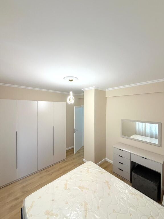 Shitet Apartament 1+1