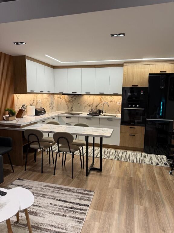 Duplex for rent American Hospital 3