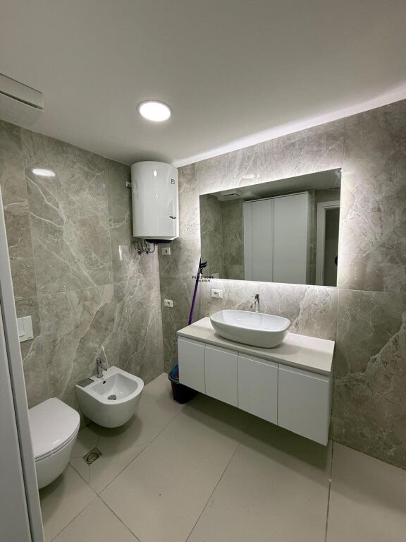 SHITET APARTAMENT 3+1 KODRA E DIELLIT 2 330.000 EURO FH-73333