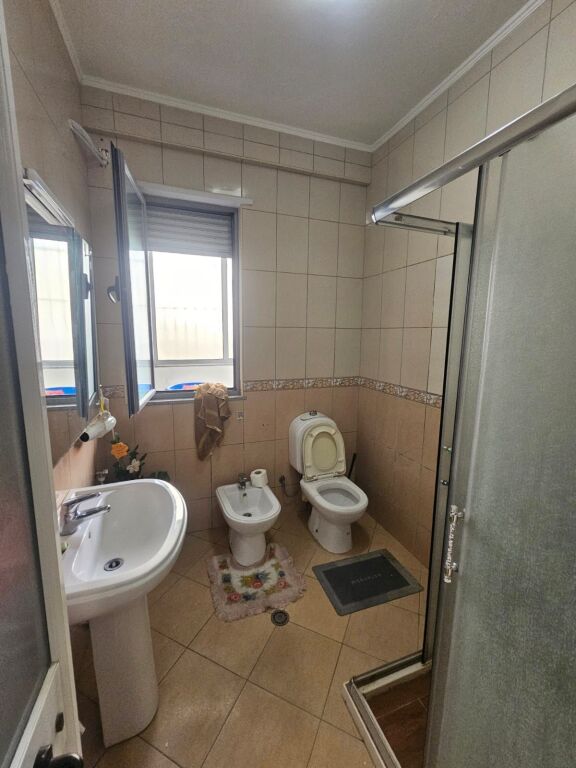 AFFITTASI APPARTAMENTO 2+1 PRESSO SHKEMBI KAVAJES