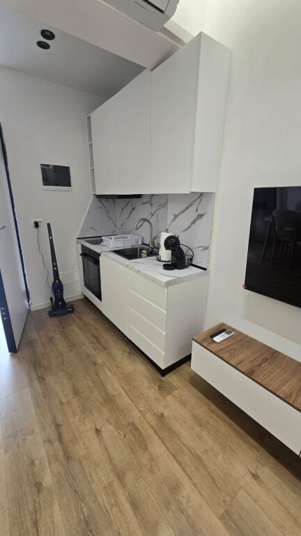 3 AirBnb in affitto, Viale Zogu 1