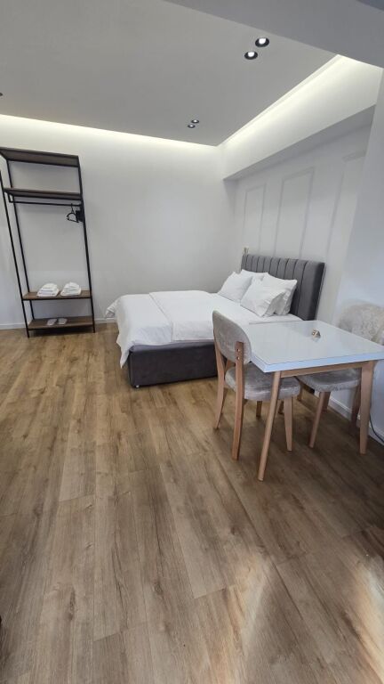3 AirBnb in affitto, Viale Zogu 1