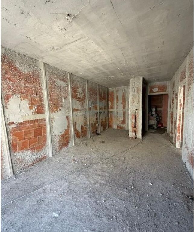 Shitet , Apartament 1+1+Post Parkimi , Ish Fusha e Aviacionit.