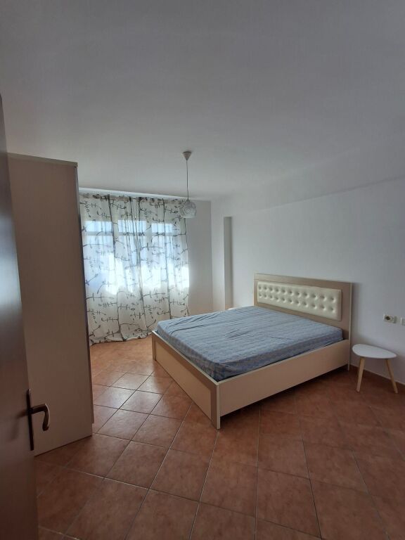 Apartament me qera 2+1