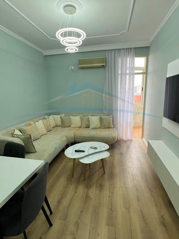 Qera, Apartament 1+1, Rruga Fortuzi, Tiranë.
