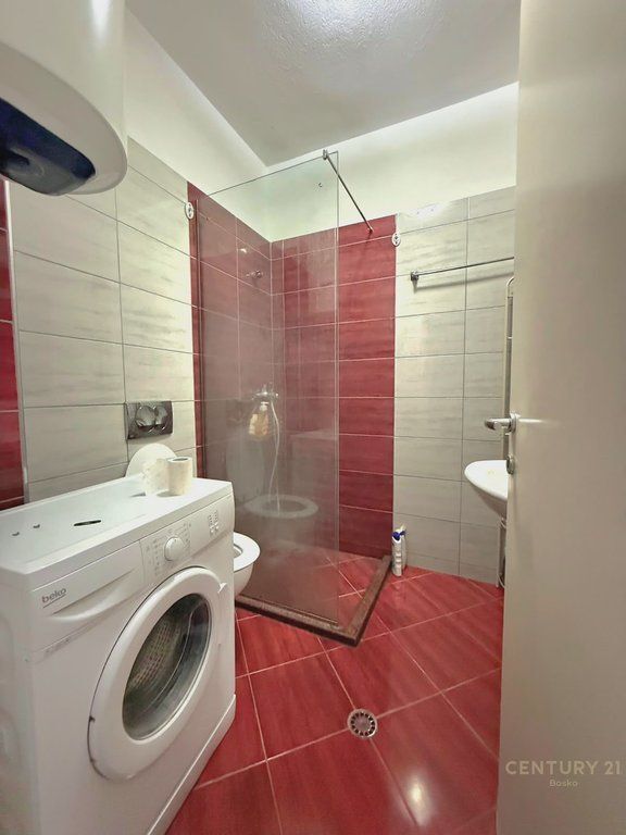 SHITET APARTAMENT 1+1 ME GARAZH TE ( RADISSON HOTEL ) LIQENI I THATE! 185,000 € Sip. Totale  70m2