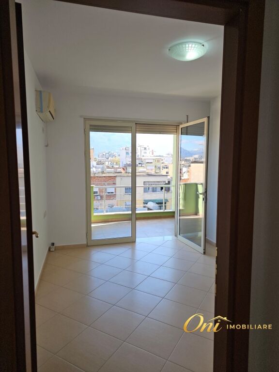 UFFICIO IN AFFITTO 120M2 VIA ELBASAN