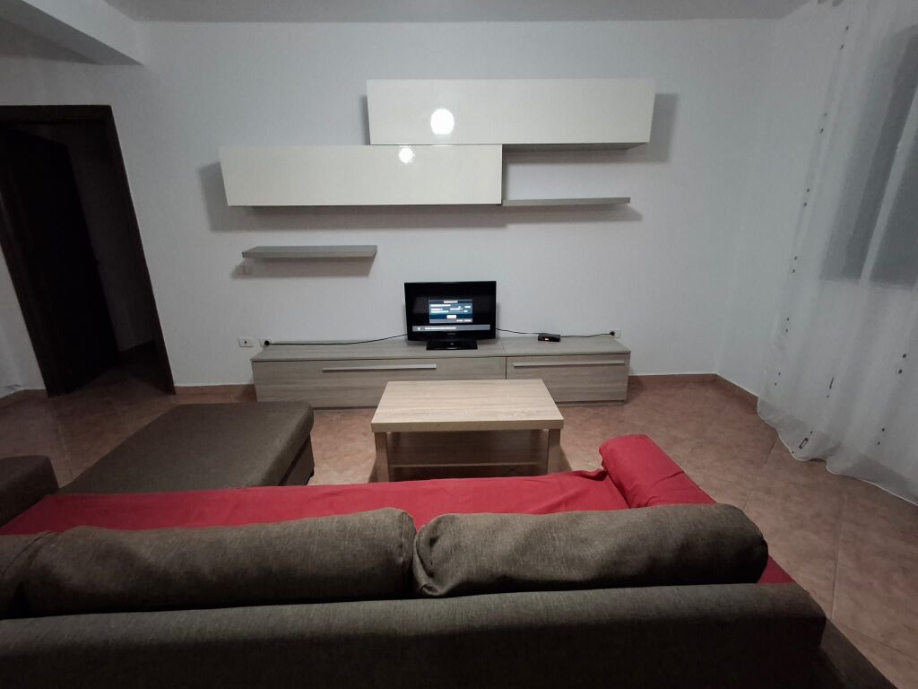 Apartament me qera 2+1