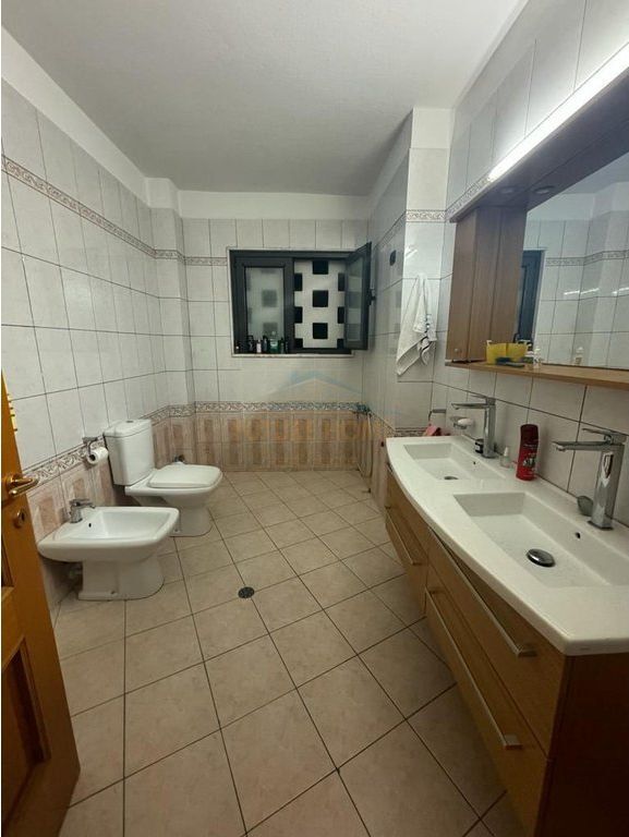 Qera,Apartament 3+1+2,Rruga e Elbasanit