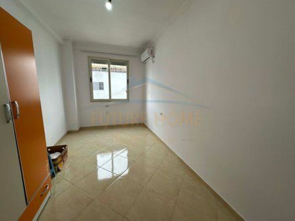 In vendita, Appartamento 3+1+2, Yzberisht, Tirana