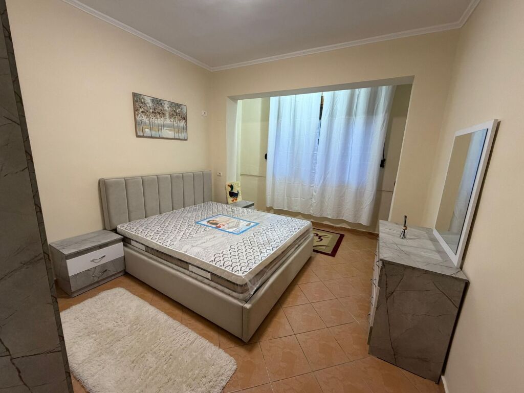 🏡 APARTAMENT ME QIRA 1+1 – TEK MEDRESEJA, TIRANË