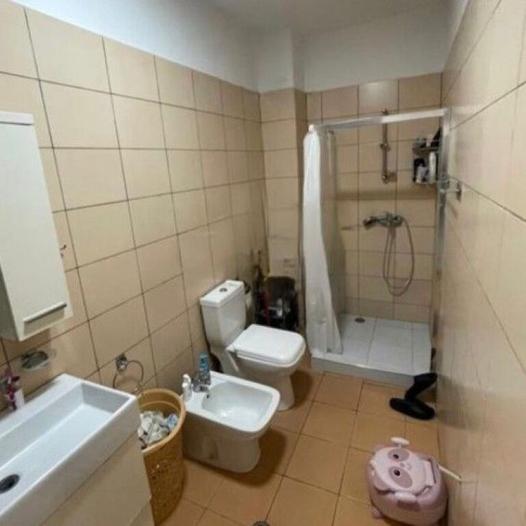🏡✨ Shitet Apartament 1+1 – Pranë Materniteti i Ri ✨🏡