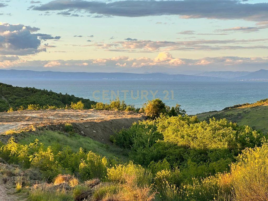 LAND FOR SALE WITH SEA VIEW ON THE PROMENADE, RODONI CAPE 13,500 m²