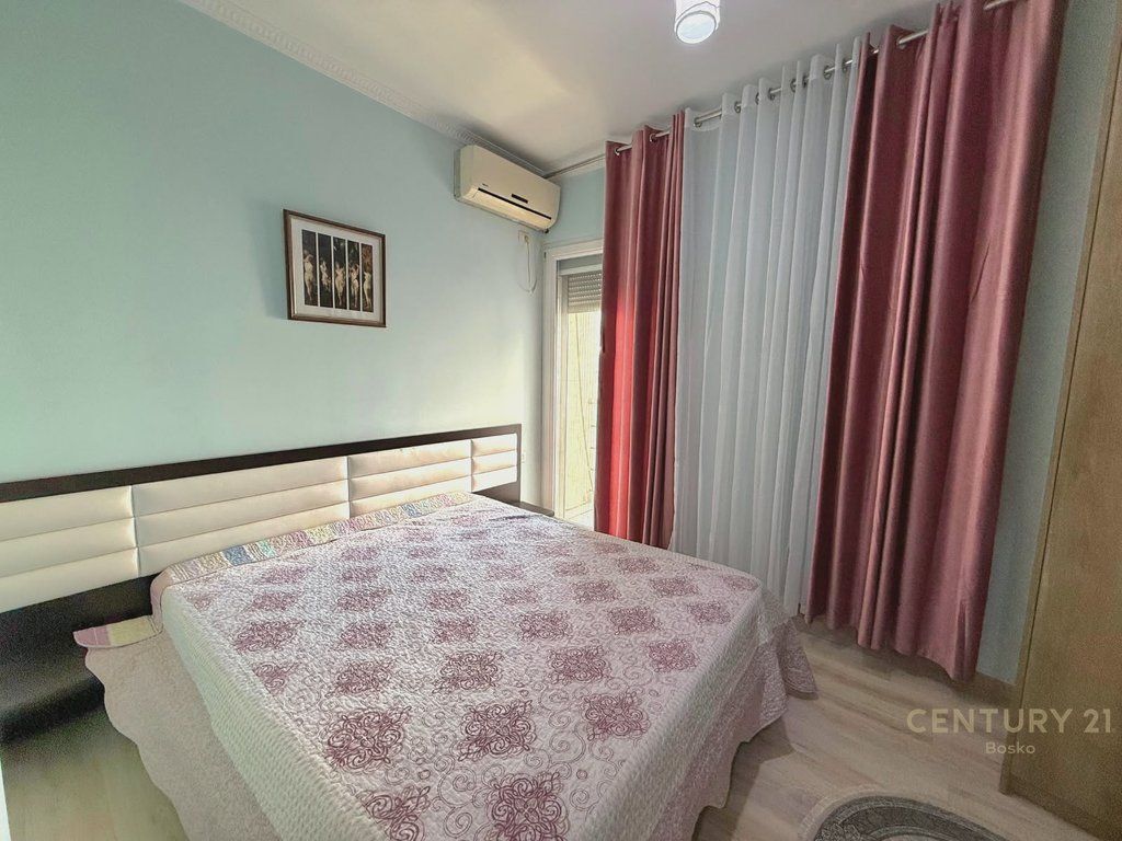 SHITET APARTAMENT 1+1 ME GARAZH TE ( RADISSON HOTEL ) LIQENI I THATE! 185,000 € Sip. Totale  70m2