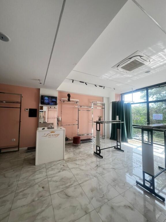 LOCALE COMMERCIALE IN AFFITTO VICINO ALL'UFFICIO POSTALE ALBANESE, DURAZZO