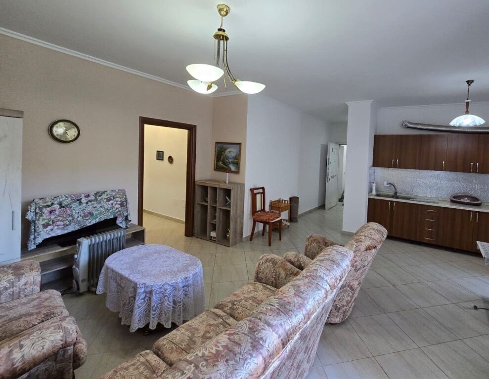 📌 SHITET APARTAMENT 2+1+2 – PAZARI I RI
