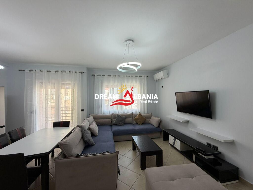 Affittasi appartamento 2+1+2 con posto auto presso il palazzo di 9 piani, Tirana (ID 42214979)