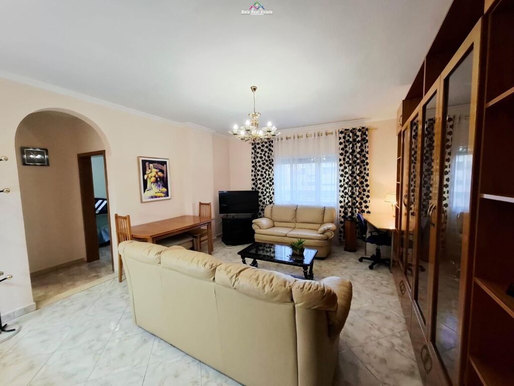 Apartament Me Qera 1+1 Tek Komuna e Parisit ( ID B2101471) Tirane