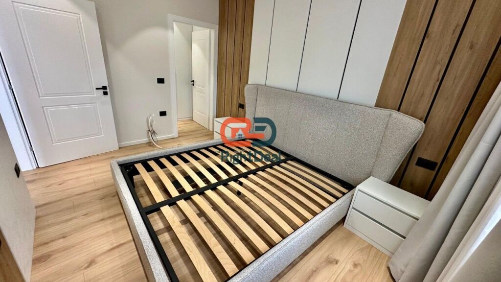 Ne Mjull Bathore, Jepet Me Qira, Vile 4 Kateshe E Ndare Ne 5 Apartamente !!!