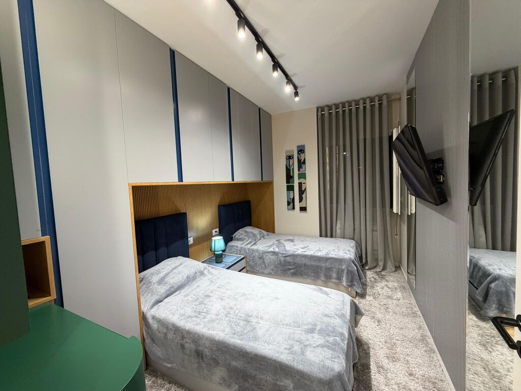 Apartment 2+1 with parking space , Kodra e Diellit