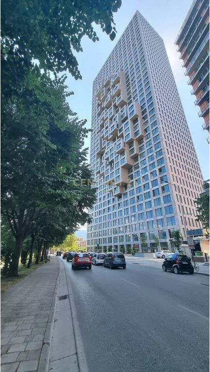 Zyre Për Shitje në Downtown One!