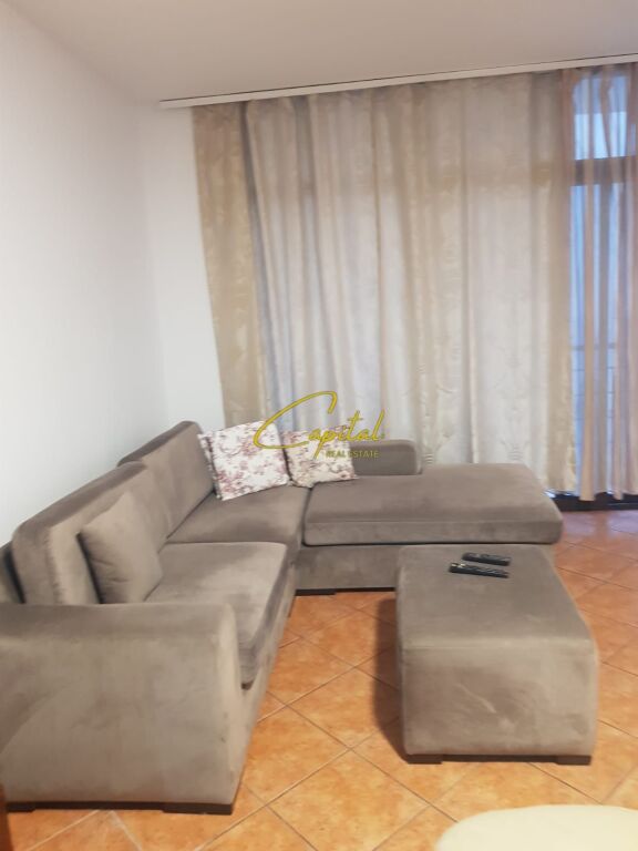 APARTAMENT ME QIRA 1+1 RRUGA E KAVAJES 50.000 LEKE