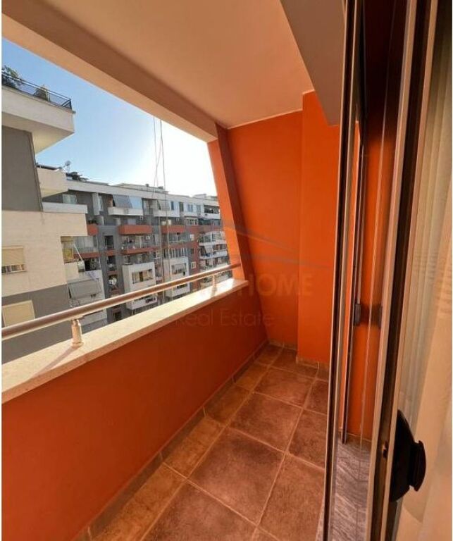 Shitet, Apartament 1+1, Unaza e Re, Tiranë