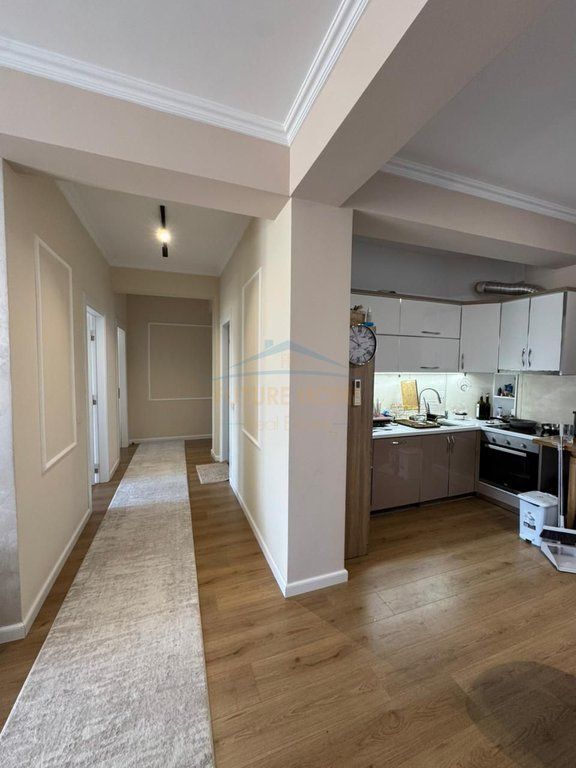 Qera, Apartament 2+1+2 + 2 Poste Parkimi, Liqeni i Thatë ,Tirane .