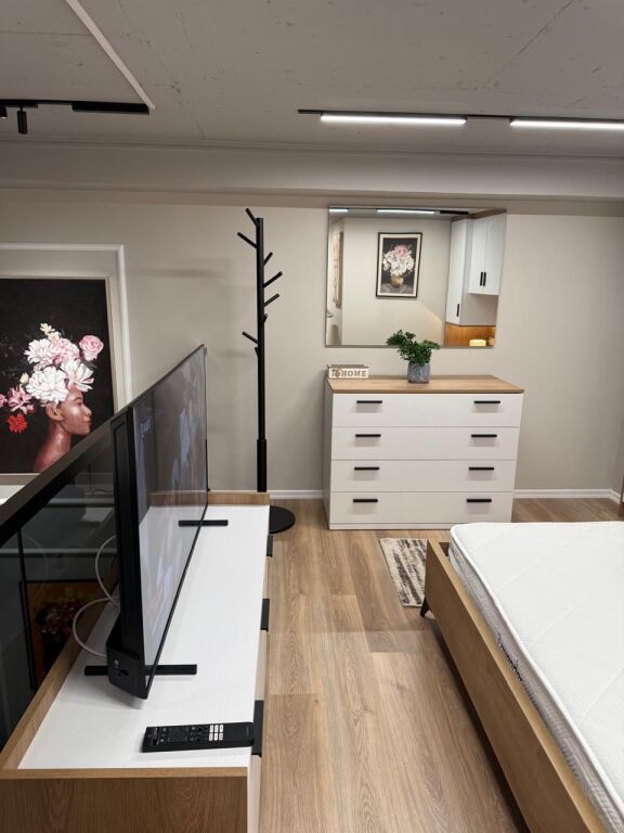 🏡 Jepet me qira dubleks modern 📍 Rruga e Kavajës, përballë American 3 🏢 Kompleksi Golden Park 3, kati 1 🚗 Me vend parkimi të përfshirë  ✨ Mobilim modern dhe punime cilësore 💶 60,000 Lekë / muaj