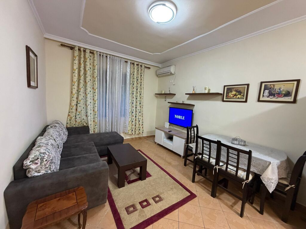 🏡 APARTAMENT ME QIRA 1+1 – TEK MEDRESEJA, TIRANË