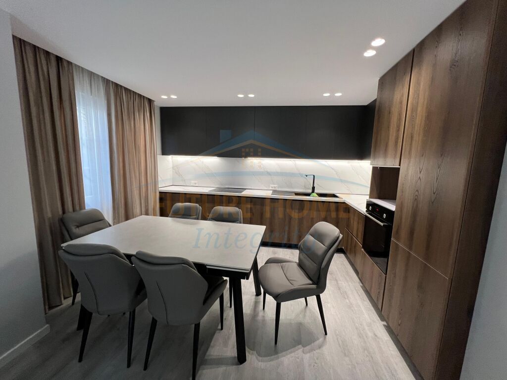 Qera, Apartament 2+1+2+Post Parkimi, Ambasada Turke, Tiranë.