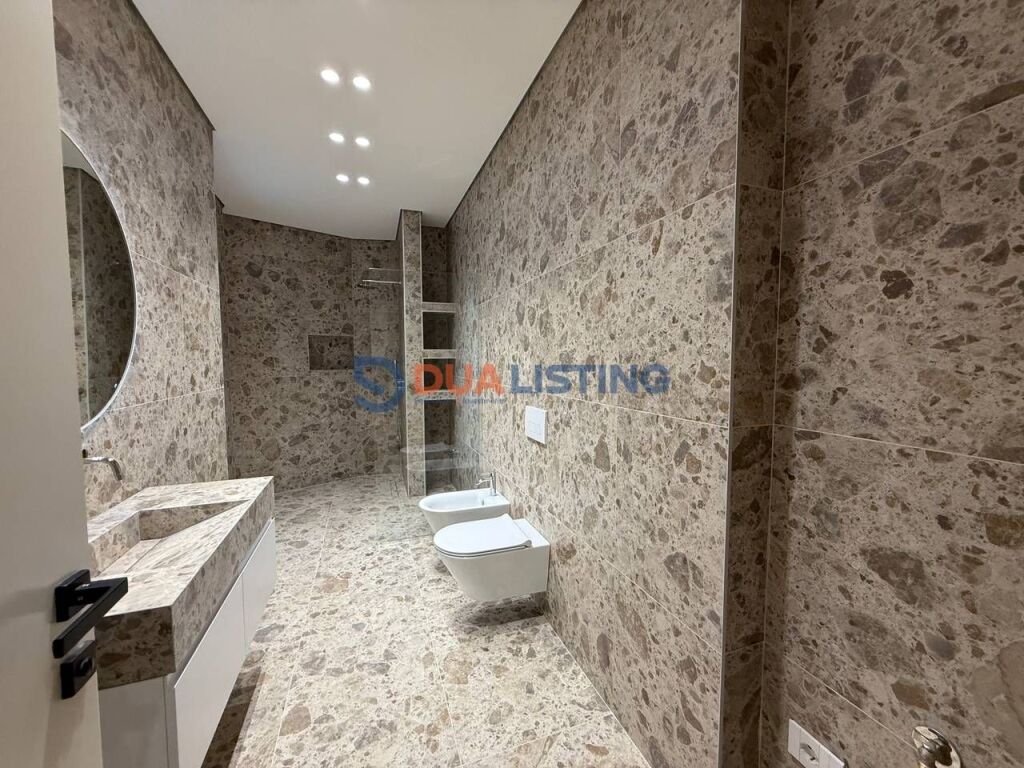 FOR RENT, LUXURY APARTMENT 2+1+2 WITH PARKING SPACE