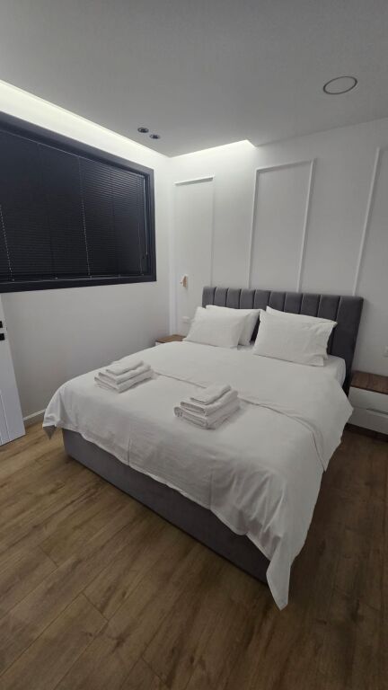 🔥Qira 3 Air-BnB🔥