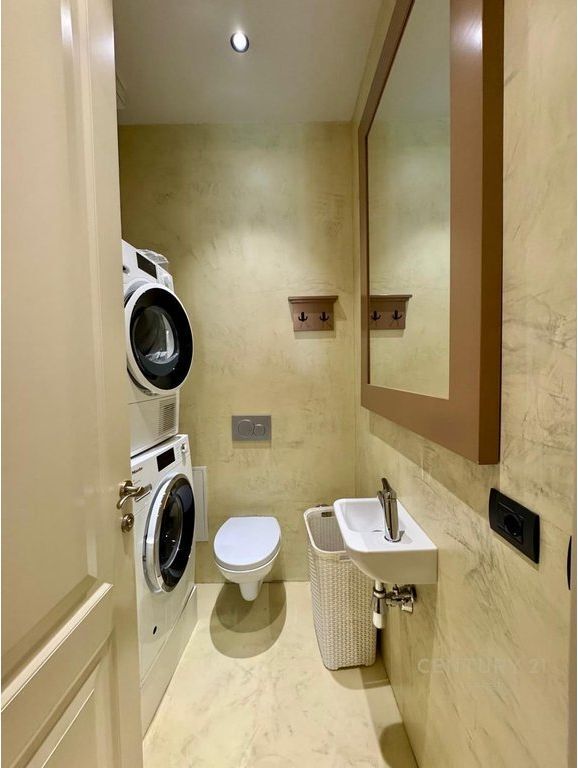 Apartment 2+1+Parking Space for rent at Ambasador 3!!