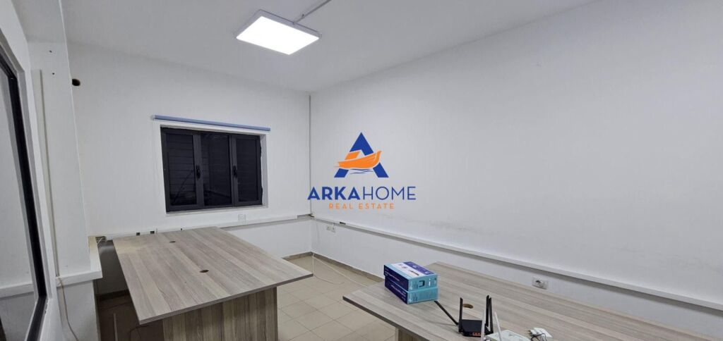 JEPET ME QERA ZYRE 140M2 "TEK PAZARI I RI" 75.000 LEKE