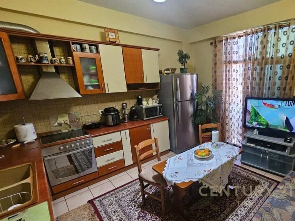 Apartment for rent 2+1 at Partizani school 4 Deshmoret street