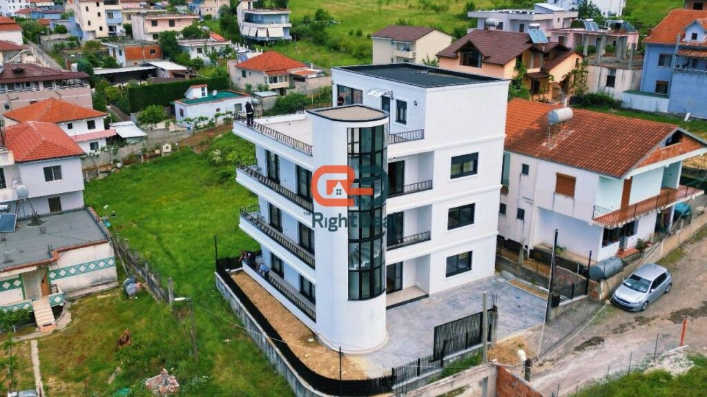 Ne Mjull Bathore, Jepet Me Qira, Vile 4 Kateshe E Ndare Ne 5 Apartamente !!!
