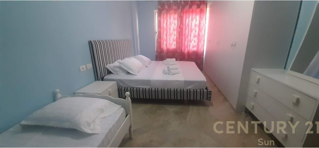 Shitet apartament 1+1 në Lungomare, Vlorë !