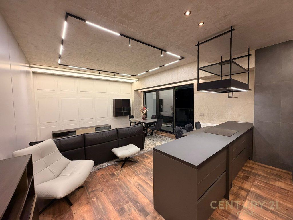 SUPER APARTMENT FOR SALE AT AMBASSADOR 3!