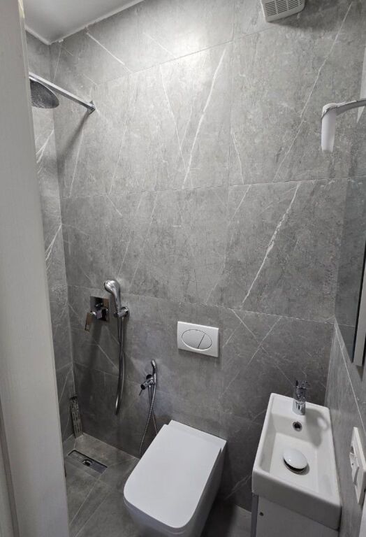 📌 Apartment 2+1+2+🅿️ for Rent – Near the Red School