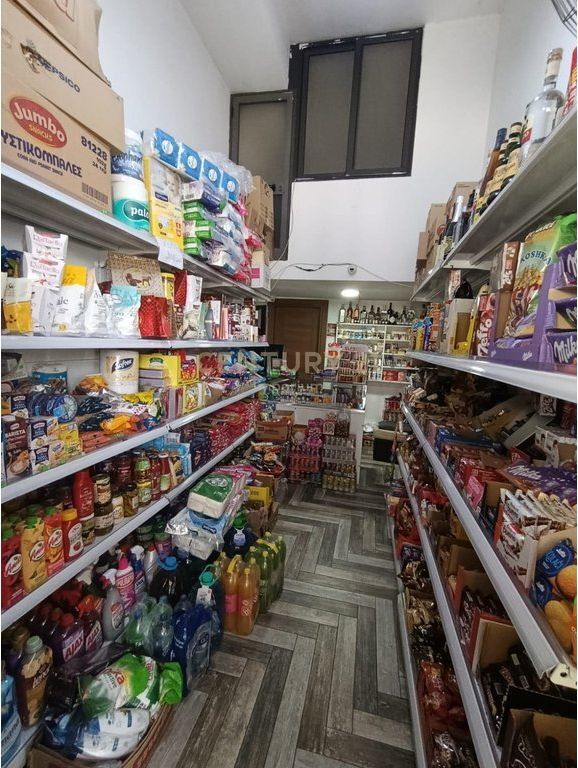 Shitet Njësi Komerciale pranë 5 Majit 100,000 €