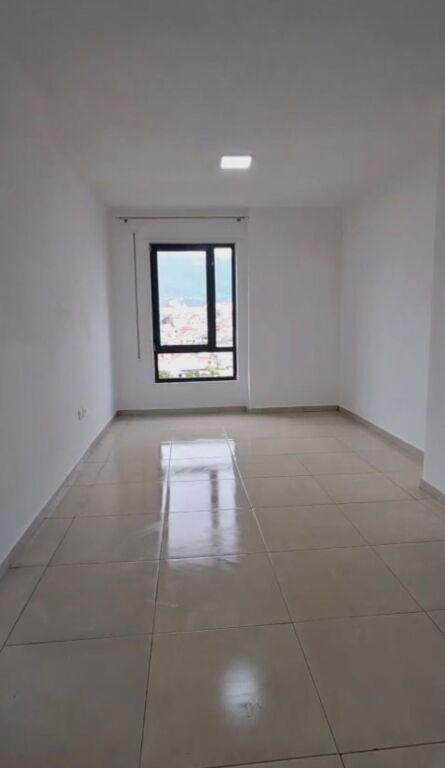 Jepet me qera apartament 1+1 me vlere 400 Euro ne 5 Maji